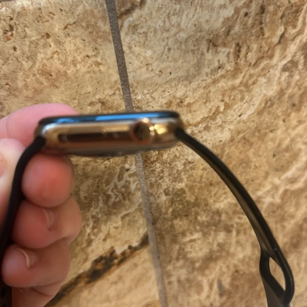 Apple Watch 44mm gold stainless steel